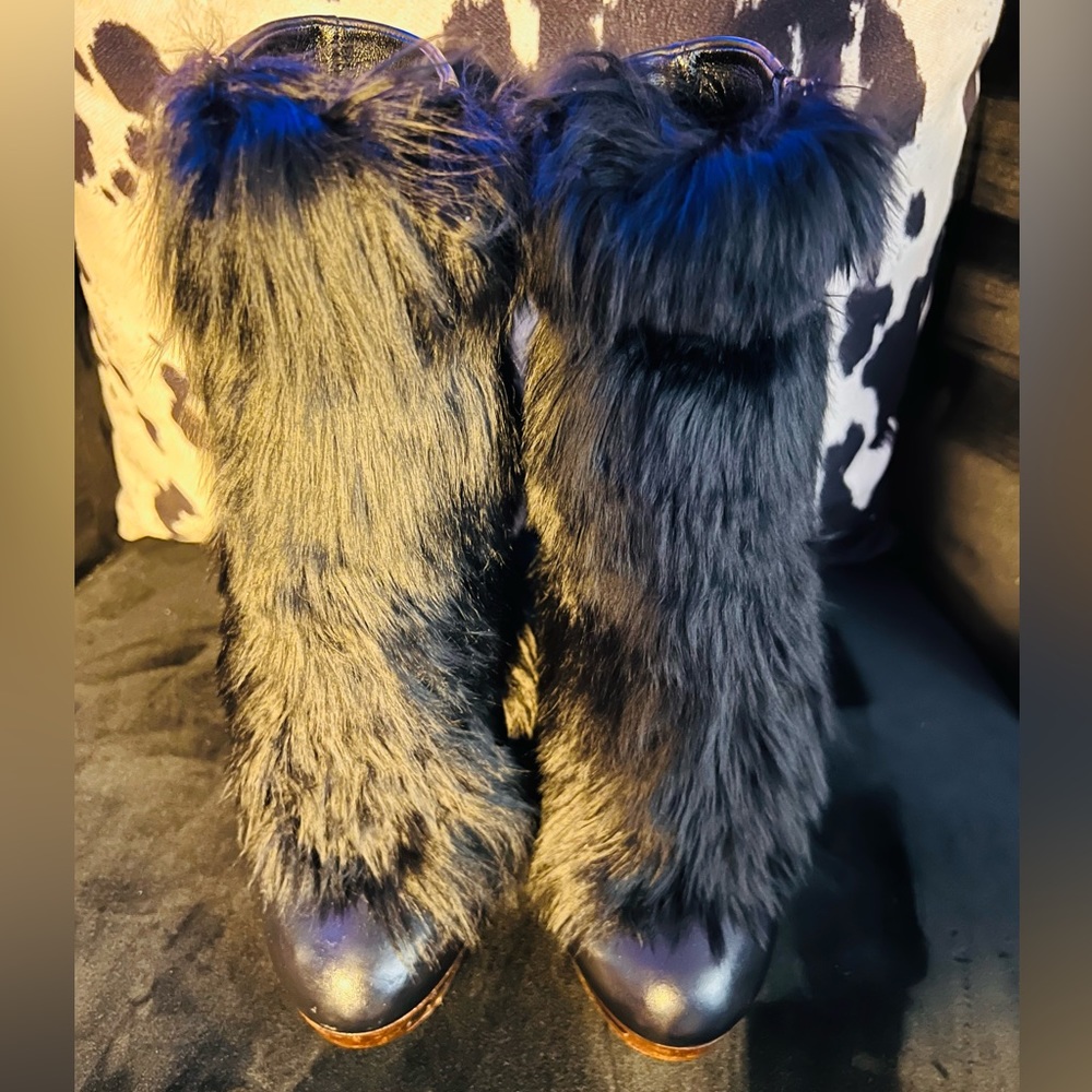 Authentic Gucci BLACK Leather/Alpaca Fur Platform Ankle Boot (Size 38.5/8 1/2)
